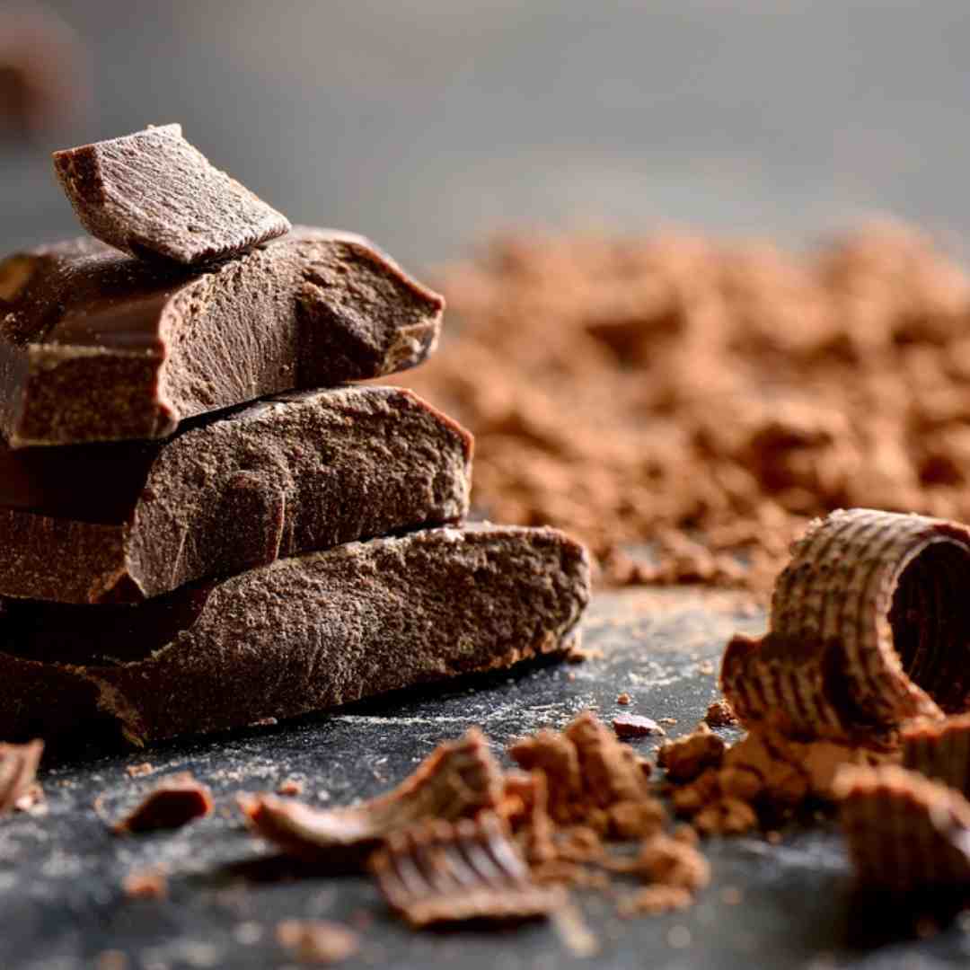 morceau-de-chocolat-pret-pour-etre-tempere